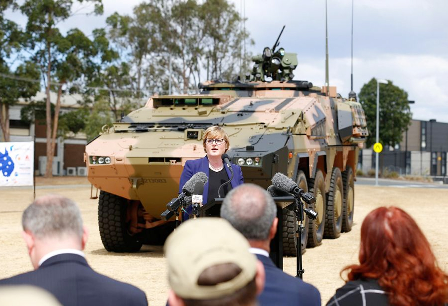 Australia nhận lô xe bọc thép Boxer đầu tiên

